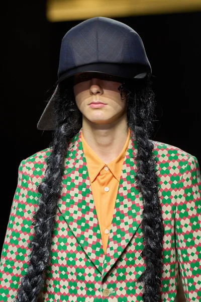 Look 4